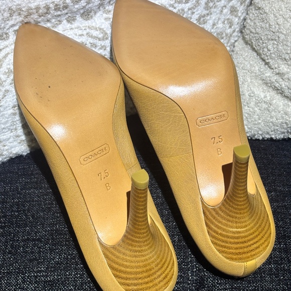 Coach Women's Tan Heels - Never worn - Picture 6 of 6